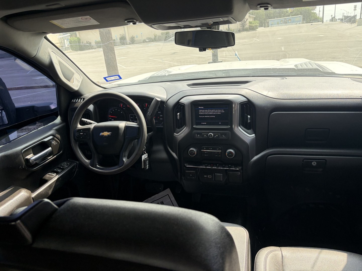 2022 White Chevrolet Silverado 3500HD Work Truck Crew Cab 2WD (1GC4WRE74NF) with an 6.6L V8 OHV 32V engine, 6A transmission, located at 1687 Business 35 S, New Braunfels, TX, 78130, (830) 625-7159, 29.655487, -98.051491- Photo#5