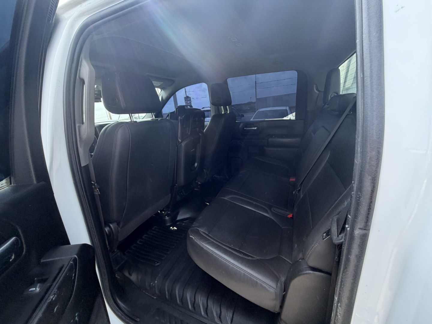 2022 White Chevrolet Silverado 3500HD Work Truck Crew Cab 2WD (1GC4WRE74NF) with an 6.6L V8 OHV 32V engine, 6A transmission, located at 1687 Business 35 S, New Braunfels, TX, 78130, (830) 625-7159, 29.655487, -98.051491- Photo#7