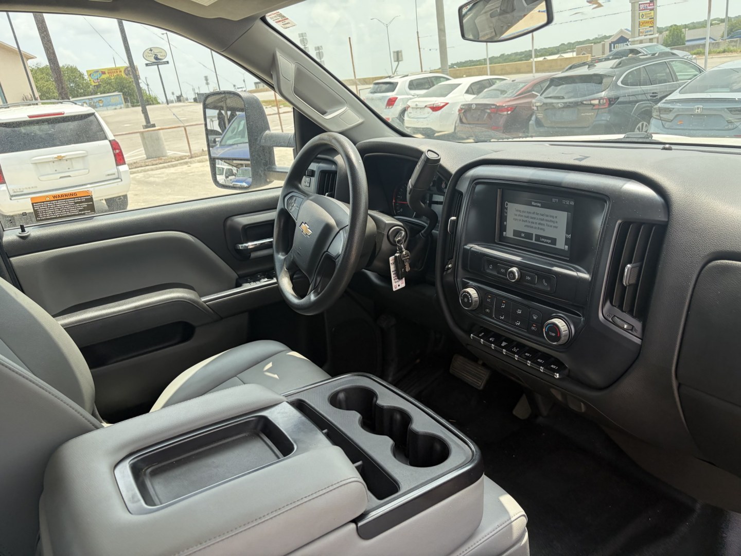 2022 White Chevrolet Silverado Medium Duty - (1HTKJPVK5NH) , located at 1687 Business 35 S, New Braunfels, TX, 78130, (830) 625-7159, 29.655487, -98.051491- Photo#3