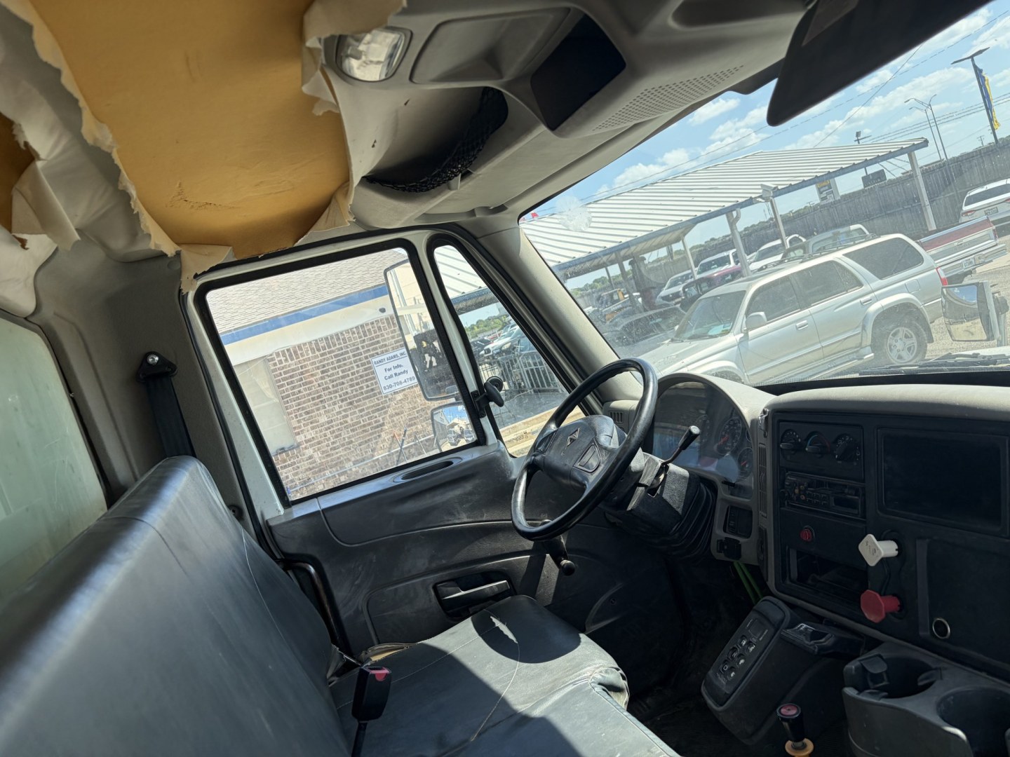 2008 White International 4400 - (1HTMKAARX8H) with an 7.6L L6 DIESEL MaxxStar engine, located at 1687 Business 35 S, New Braunfels, TX, 78130, (830) 625-7159, 29.655487, -98.051491- Photo#4