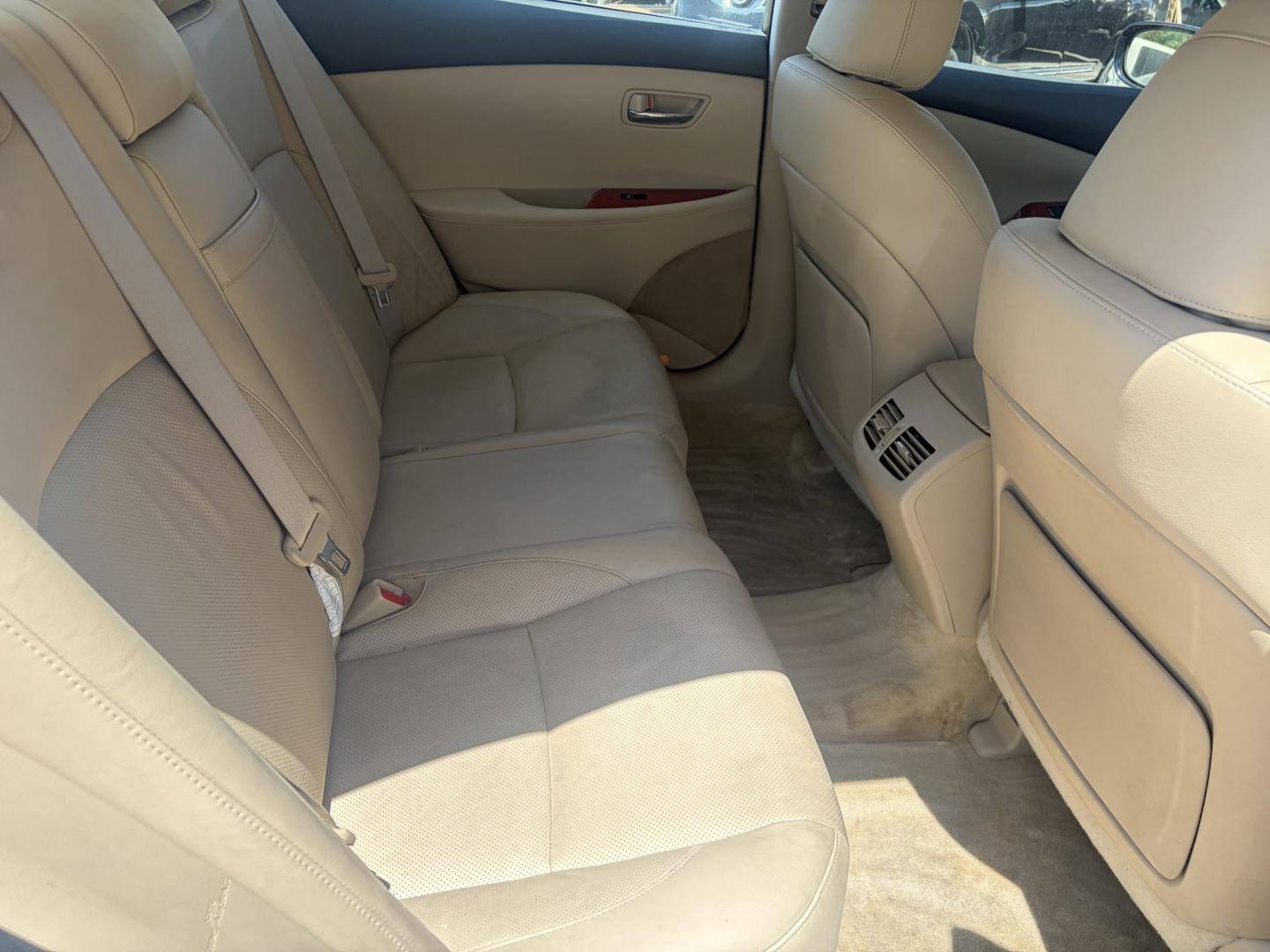 2008 Blue Lexus ES 350 Sedan (JTHBJ46G182) with an 3.5L V6 DOHC 24V engine, 6A OD transmission, located at 1687 Business 35 S, New Braunfels, TX, 78130, (830) 625-7159, 29.655487, -98.051491- Photo#4