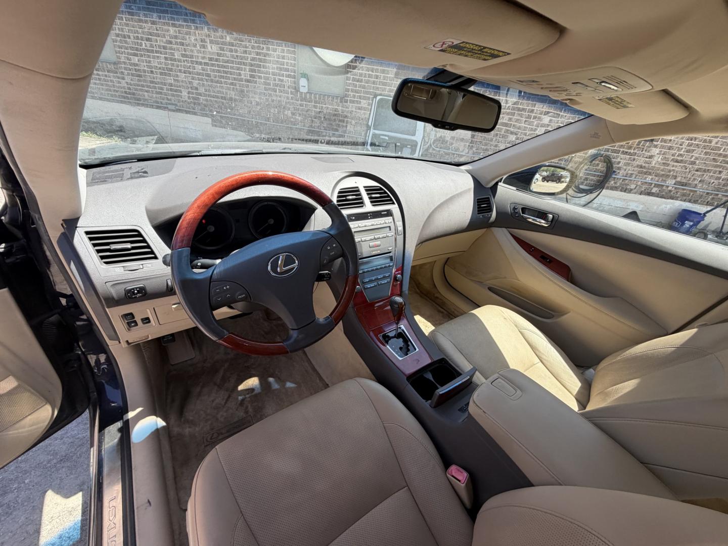 2008 Blue Lexus ES 350 Sedan (JTHBJ46G182) with an 3.5L V6 DOHC 24V engine, 6A OD transmission, located at 1687 Business 35 S, New Braunfels, TX, 78130, (830) 625-7159, 29.655487, -98.051491- Photo#10