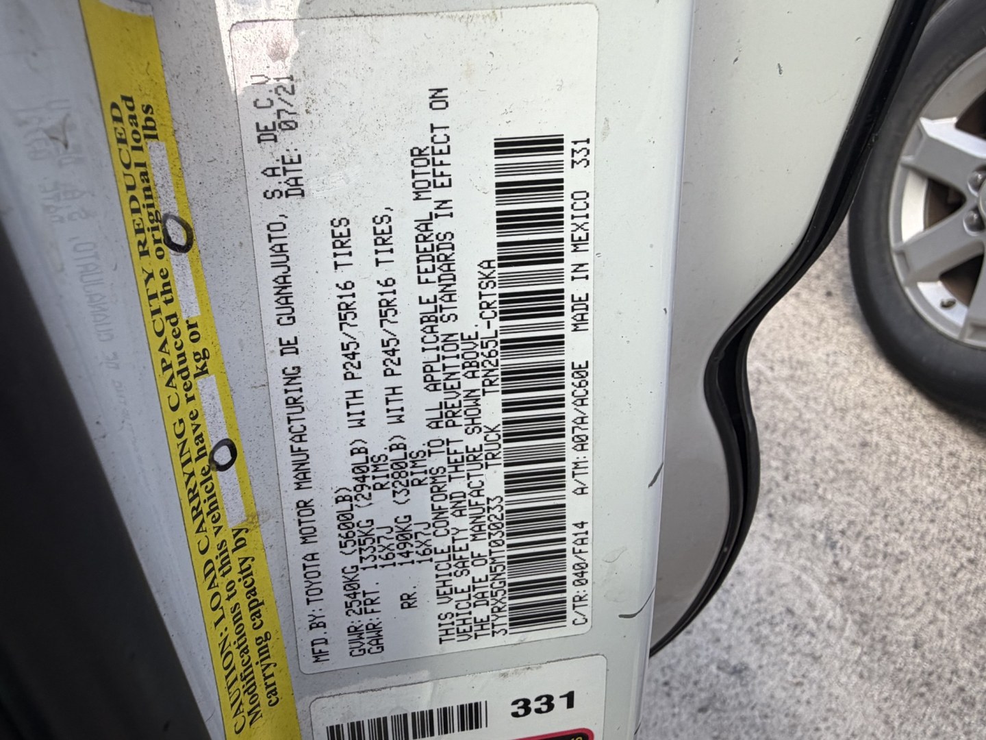 2021 White Toyota Tacoma SR5 Access Cab I4 6AT 2WD (3TYRX5GN5MT) with an 2.7L L4 DOHC 16V engine, 6A transmission, located at 1687 Business 35 S, New Braunfels, TX, 78130, (830) 625-7159, 29.655487, -98.051491- Photo#7