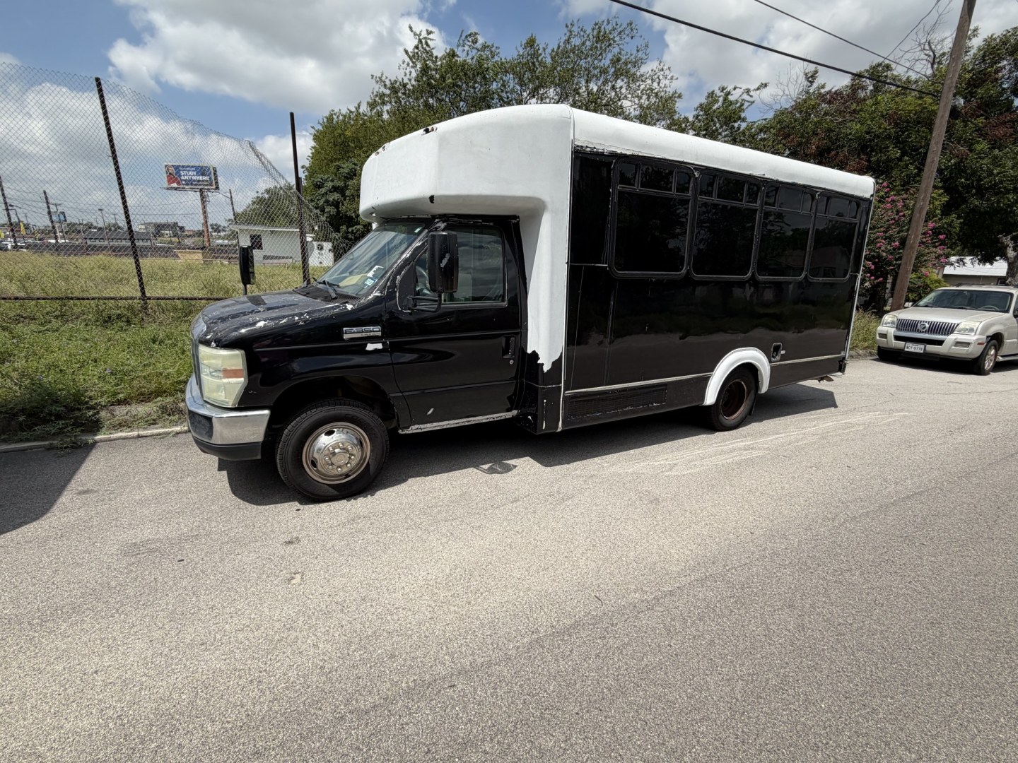 2016 Black Ford Econoline E350 (1FDEE3FL7GD) with an 5.4L V8 SOHC 16V engine, located at 1687 Business 35 S, New Braunfels, TX, 78130, (830) 625-7159, 29.655487, -98.051491- Photo#0