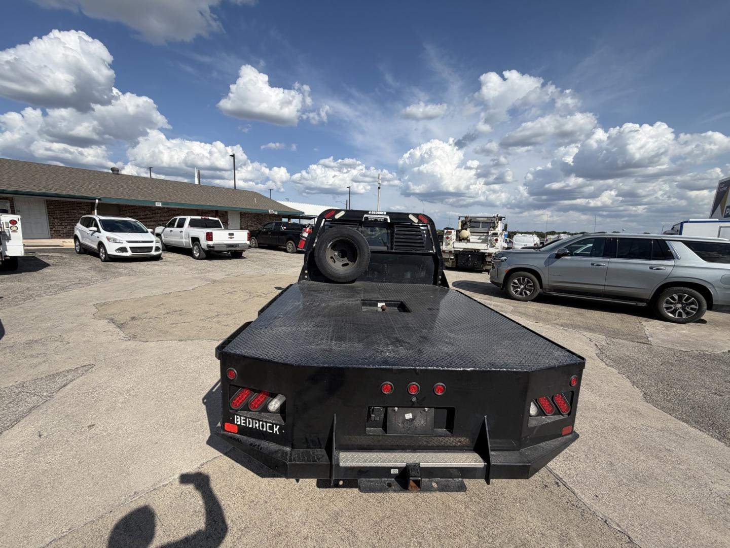 2019 White RAM 3500 Crew Cab Laramie 4WD DRW (3C7WRTCL4KG) with an 6.7L L6 OHV 24V TURBO DIESEL engine, 6A transmission, located at 1687 Business 35 S, New Braunfels, TX, 78130, (830) 625-7159, 29.655487, -98.051491- Photo#8