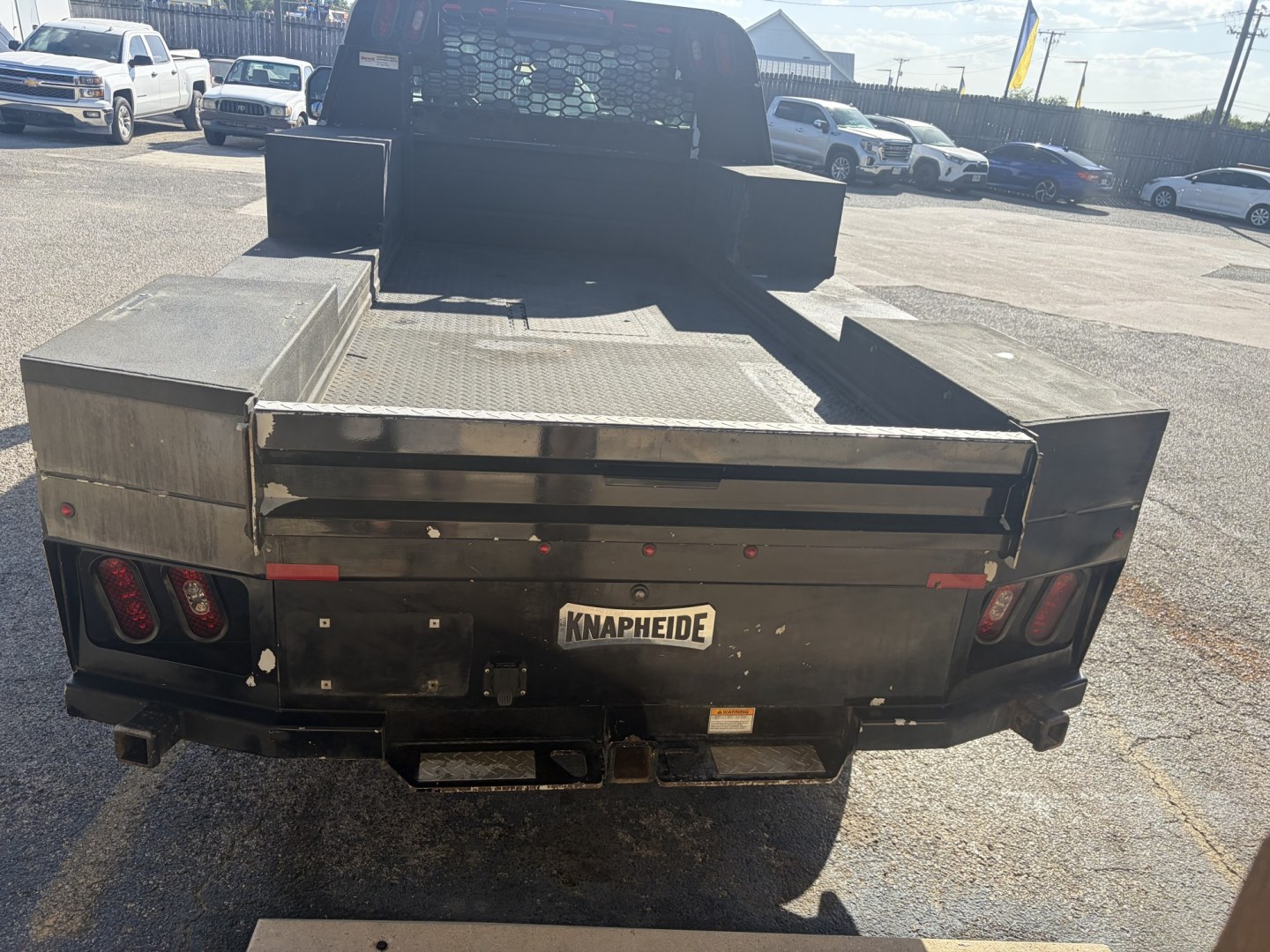 2022 Red Ford F-350 SD XL Crew Cab 4WD (1FD8W3FT8NE) with an 6.7L V8 OHV 16V DIESEL engine, 6A transmission, located at 1687 Business 35 S, New Braunfels, TX, 78130, (830) 625-7159, 29.655487, -98.051491- Photo#3
