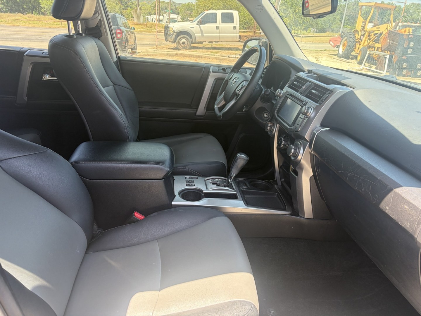 2014 Blue Toyota 4Runner SR5 2WD (JTEZU5JR3E5) with an 4.0L V6 DOHC 24V engine, 5A transmission, located at 1687 Business 35 S, New Braunfels, TX, 78130, (830) 625-7159, 29.655487, -98.051491- Photo#2