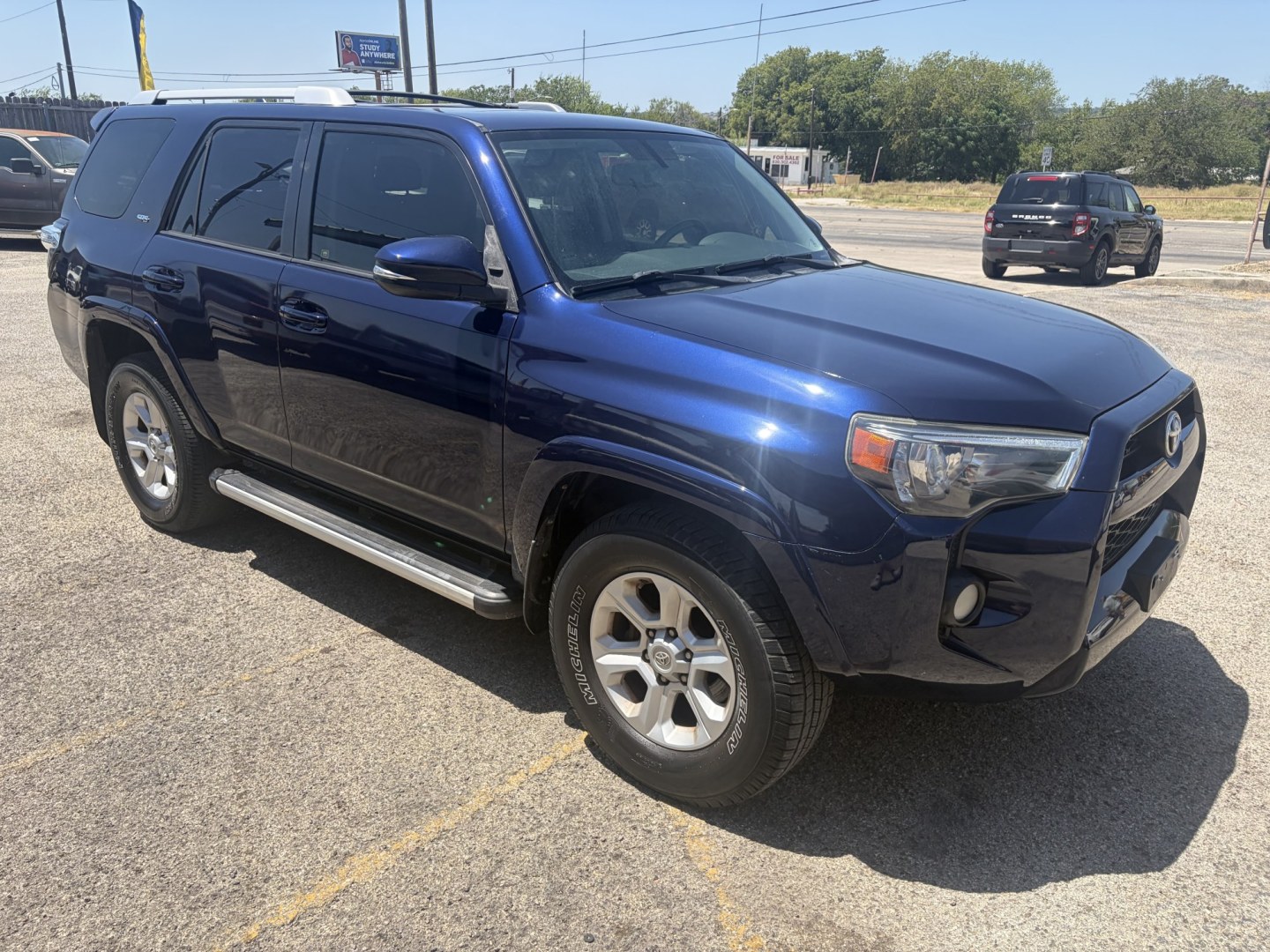 2014 Blue Toyota 4Runner SR5 2WD (JTEZU5JR3E5) with an 4.0L V6 DOHC 24V engine, 5A transmission, located at 1687 Business 35 S, New Braunfels, TX, 78130, (830) 625-7159, 29.655487, -98.051491- Photo#1