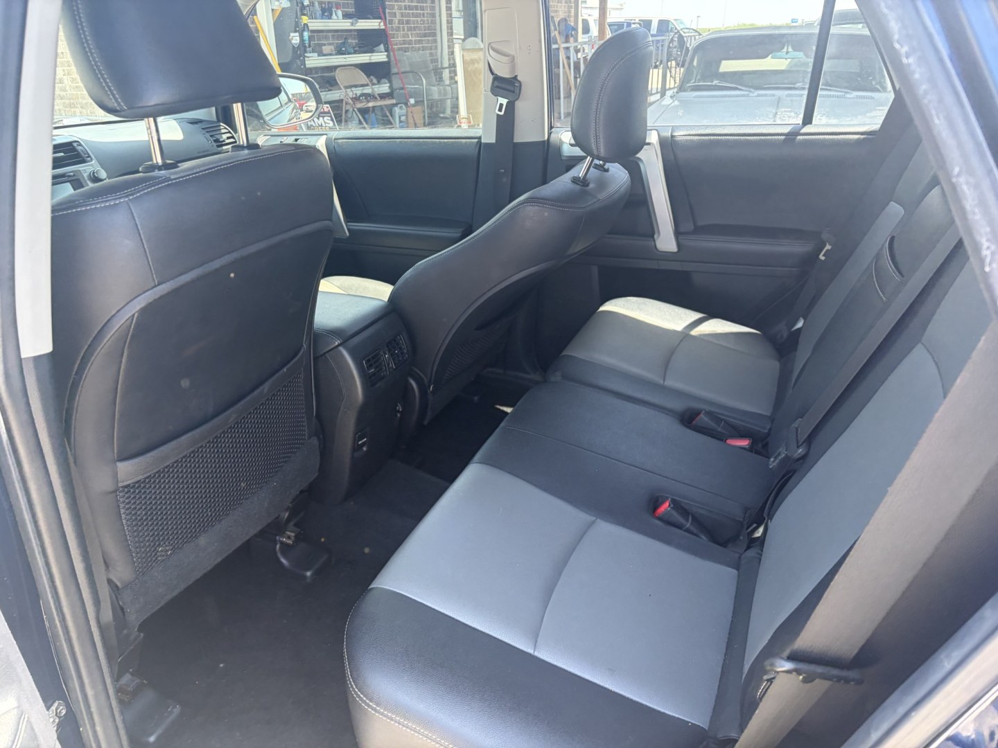 2014 Blue Toyota 4Runner SR5 2WD (JTEZU5JR3E5) with an 4.0L V6 DOHC 24V engine, 5A transmission, located at 1687 Business 35 S, New Braunfels, TX, 78130, (830) 625-7159, 29.655487, -98.051491- Photo#8