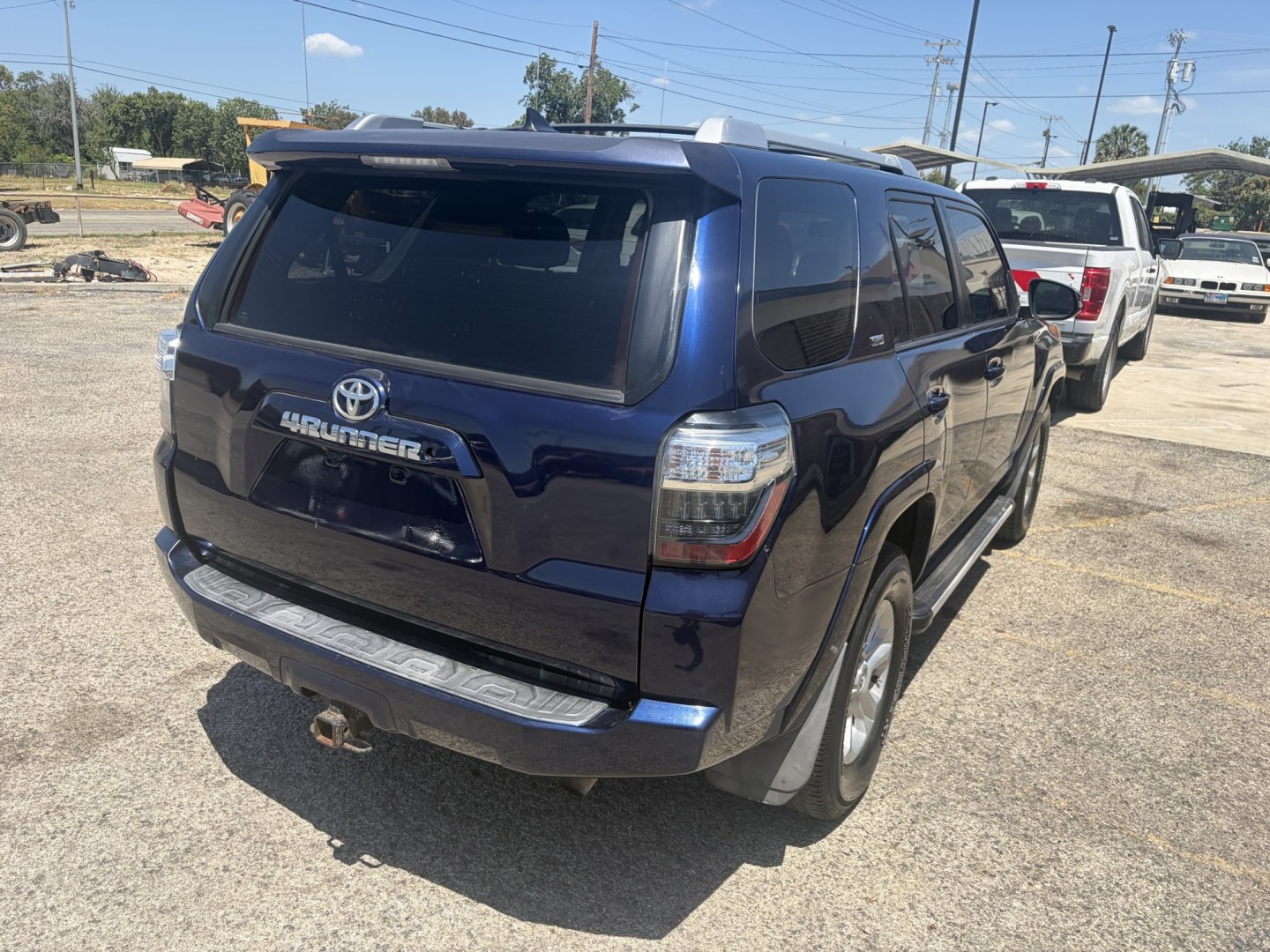 2014 Blue Toyota 4Runner SR5 2WD (JTEZU5JR3E5) with an 4.0L V6 DOHC 24V engine, 5A transmission, located at 1687 Business 35 S, New Braunfels, TX, 78130, (830) 625-7159, 29.655487, -98.051491- Photo#6