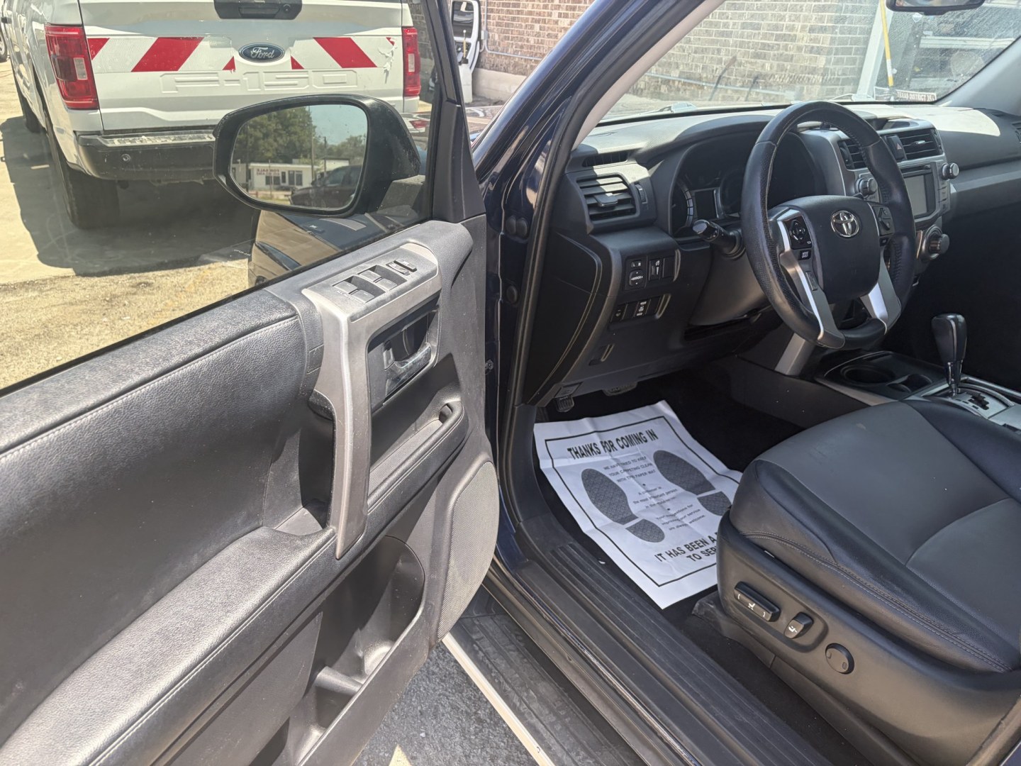 2014 Blue Toyota 4Runner SR5 2WD (JTEZU5JR3E5) with an 4.0L V6 DOHC 24V engine, 5A transmission, located at 1687 Business 35 S, New Braunfels, TX, 78130, (830) 625-7159, 29.655487, -98.051491- Photo#9