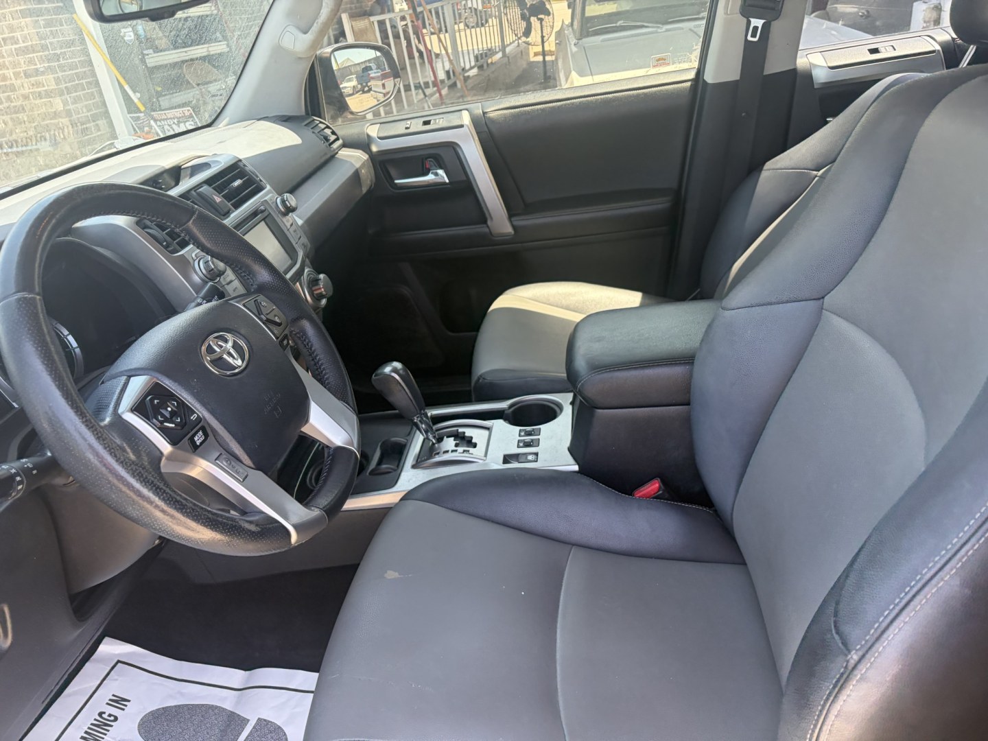 2014 Blue Toyota 4Runner SR5 2WD (JTEZU5JR3E5) with an 4.0L V6 DOHC 24V engine, 5A transmission, located at 1687 Business 35 S, New Braunfels, TX, 78130, (830) 625-7159, 29.655487, -98.051491- Photo#10