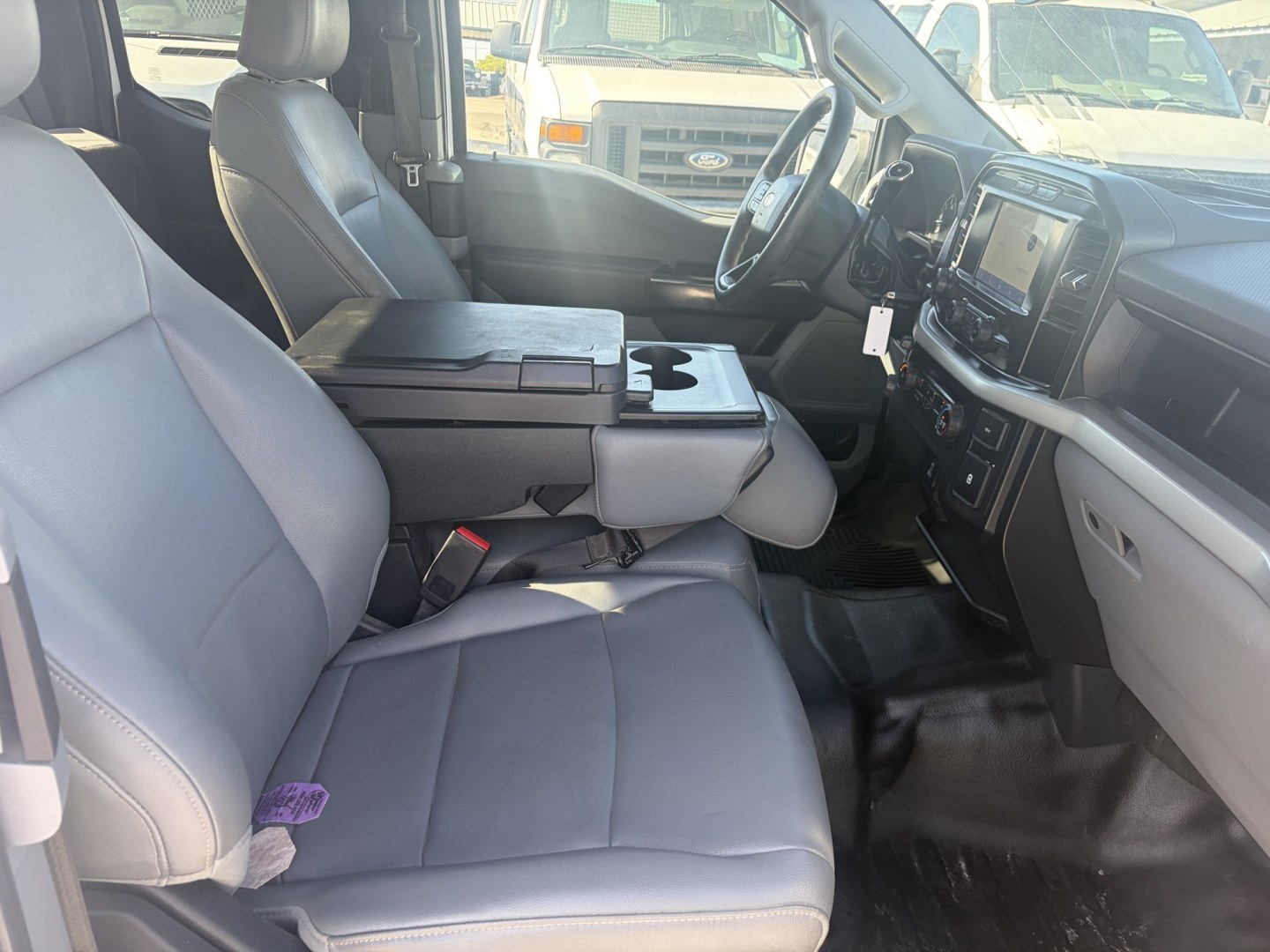 2022 White Ford F-150 XL SuperCab 6.5-ft. Bed 2WD (1FTEX1CP8NK) with an 2.7L V6 DOHC 24V engine, 6A transmission, located at 1687 Business 35 S, New Braunfels, TX, 78130, (830) 625-7159, 29.655487, -98.051491- Photo#2