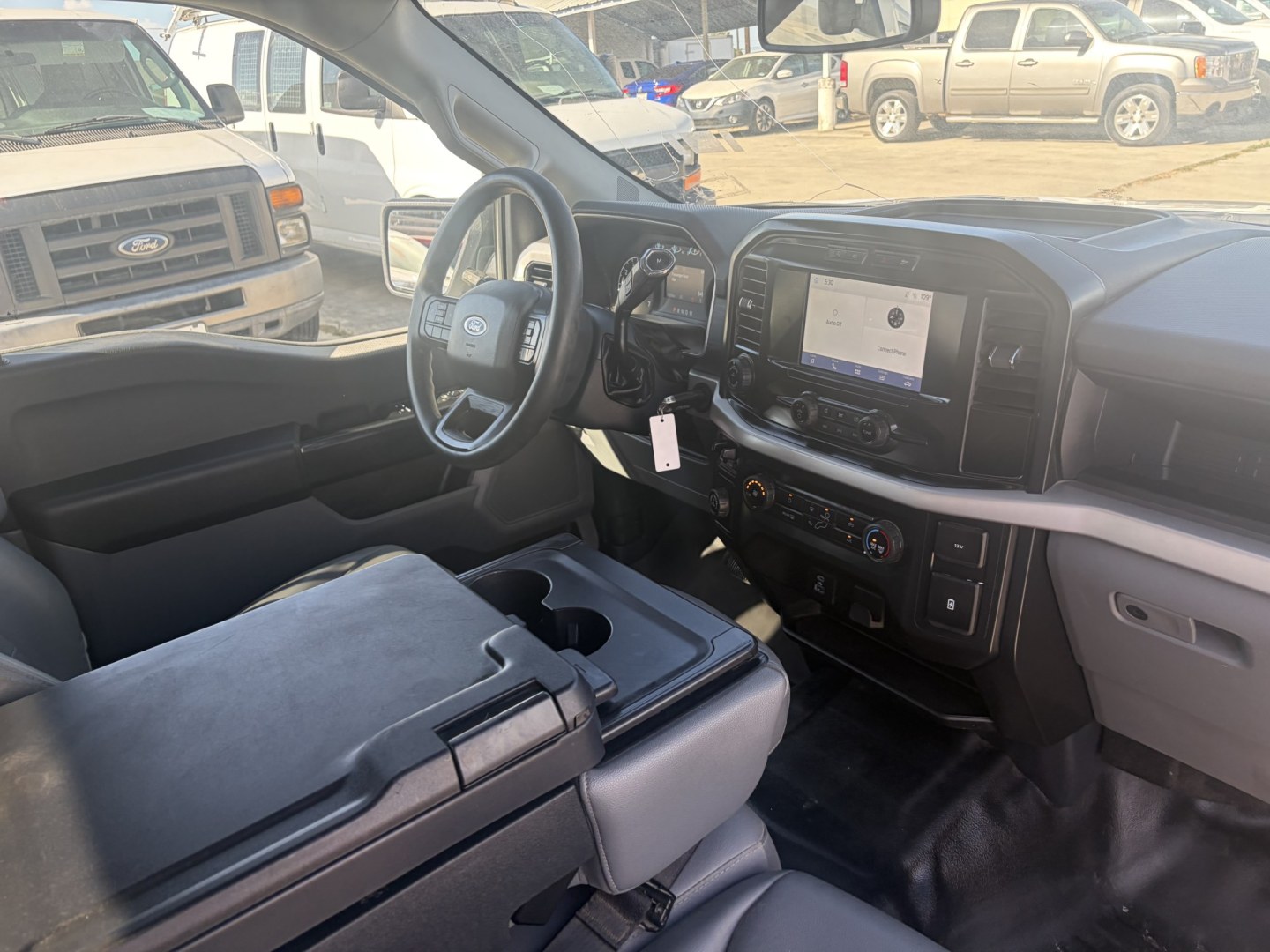 2022 White Ford F-150 XL SuperCab 6.5-ft. Bed 2WD (1FTEX1CP8NK) with an 2.7L V6 DOHC 24V engine, 6A transmission, located at 1687 Business 35 S, New Braunfels, TX, 78130, (830) 625-7159, 29.655487, -98.051491- Photo#3