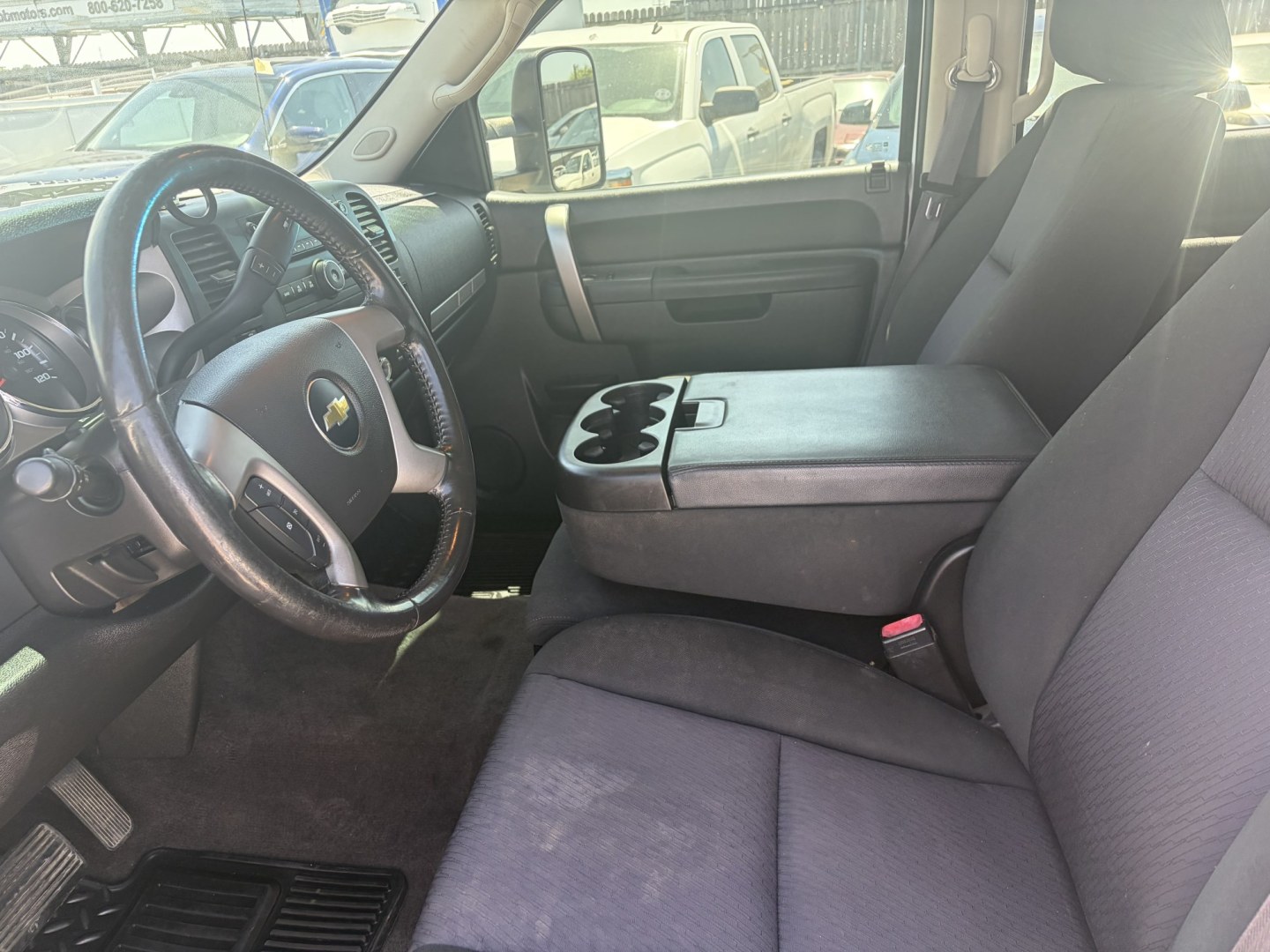2013 White Chevrolet Silverado 2500HD LT Crew Cab 4WD (1GC1KXC84DF) with an 6.6L V8 OHV 32V TURBO DIESEL engine, 6-Speed Automatic transmission, located at 1687 Business 35 S, New Braunfels, TX, 78130, (830) 625-7159, 29.655487, -98.051491- Photo#11