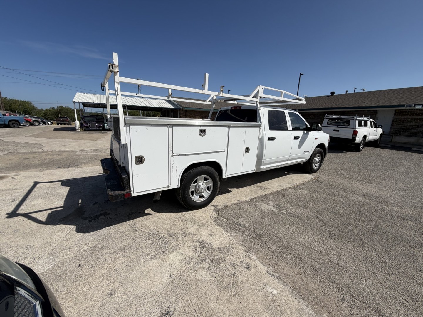 2022 White RAM 2500 ST Crew Cab LWB 2WD (3C7WR4HJ2NG) with an 6.7L L6 engine, 6A transmission, located at 1687 Business 35 S, New Braunfels, TX, 78130, (830) 625-7159, 29.655487, -98.051491- Photo#6