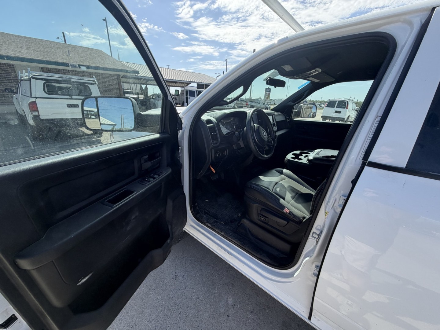 2022 White RAM 2500 ST Crew Cab LWB 2WD (3C7WR4HJ2NG) with an 6.7L L6 engine, 6A transmission, located at 1687 Business 35 S, New Braunfels, TX, 78130, (830) 625-7159, 29.655487, -98.051491- Photo#10