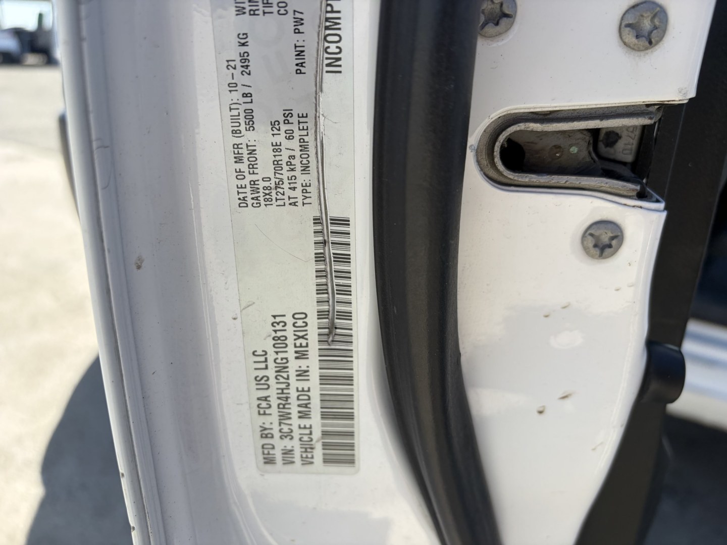 2022 White RAM 2500 ST Crew Cab LWB 2WD (3C7WR4HJ2NG) with an 6.7L L6 engine, 6A transmission, located at 1687 Business 35 S, New Braunfels, TX, 78130, (830) 625-7159, 29.655487, -98.051491- Photo#14