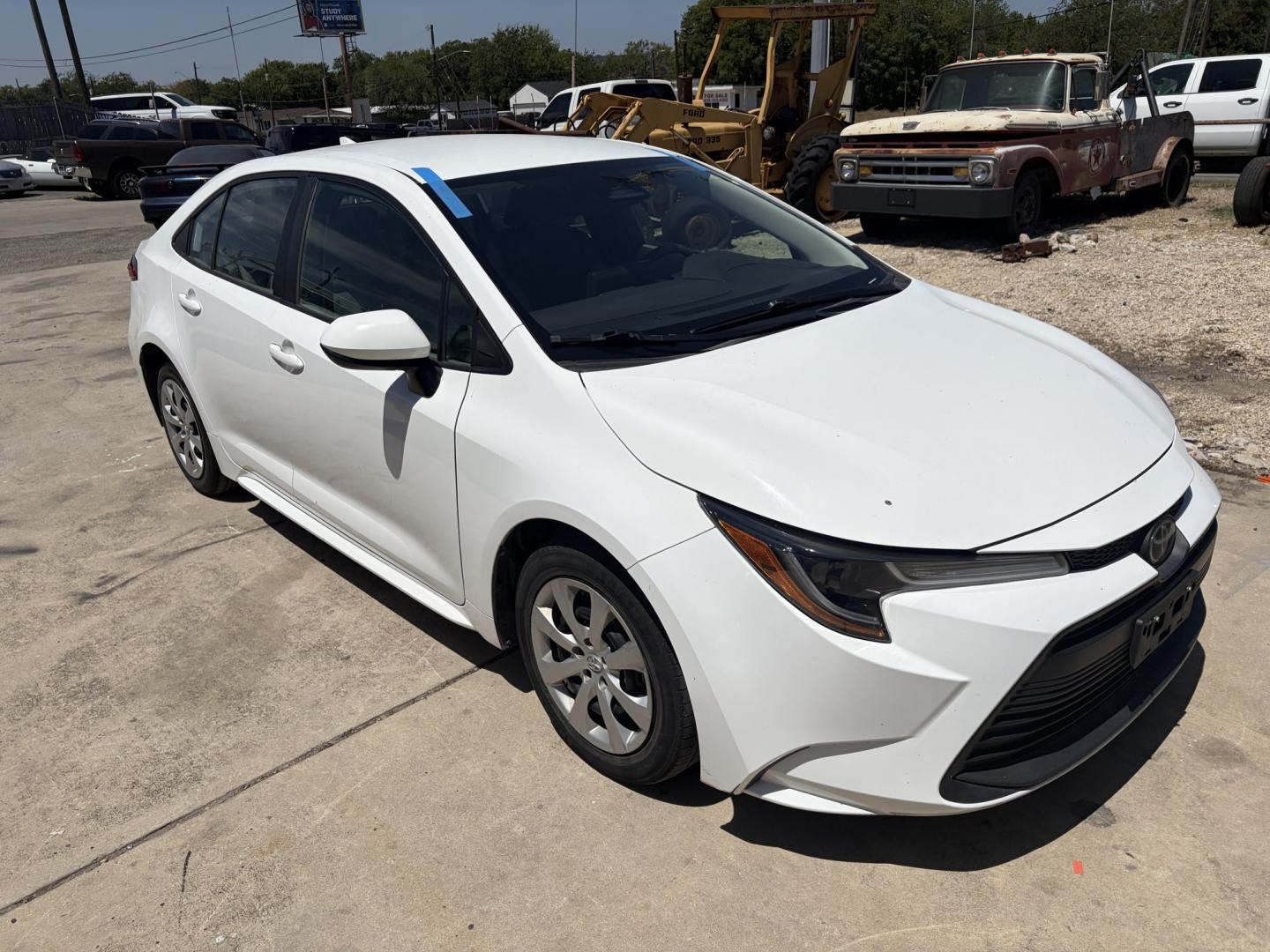 2023 White Toyota Corolla LE (5YFB4MDE6PP) with an 2.0L L4 DOHC 16V engine, CVT transmission, located at 1687 Business 35 S, New Braunfels, TX, 78130, (830) 625-7159, 29.655487, -98.051491- Photo#1