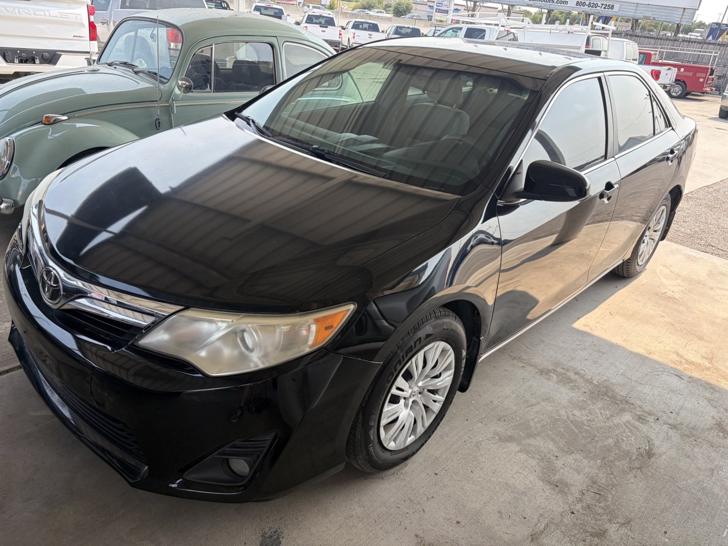 2014 White Toyota Camry L (4T4BF1FK3ER) with an 2.5L L4 DOHC 16V engine, 6-Speed Automatic transmission, located at 1687 Business 35 S, New Braunfels, TX, 78130, (830) 625-7159, 29.655487, -98.051491- Photo#0