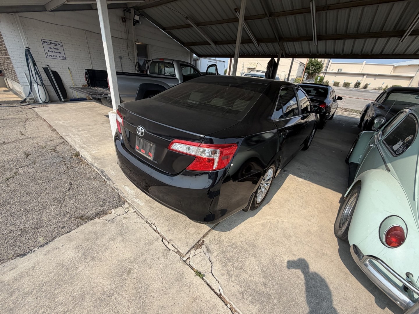 2014 White Toyota Camry L (4T4BF1FK3ER) with an 2.5L L4 DOHC 16V engine, 6-Speed Automatic transmission, located at 1687 Business 35 S, New Braunfels, TX, 78130, (830) 625-7159, 29.655487, -98.051491- Photo#6