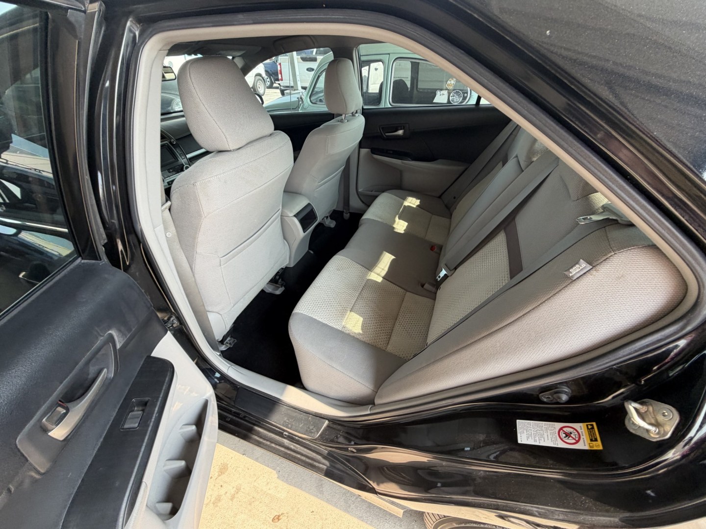 2014 White Toyota Camry L (4T4BF1FK3ER) with an 2.5L L4 DOHC 16V engine, 6-Speed Automatic transmission, located at 1687 Business 35 S, New Braunfels, TX, 78130, (830) 625-7159, 29.655487, -98.051491- Photo#8