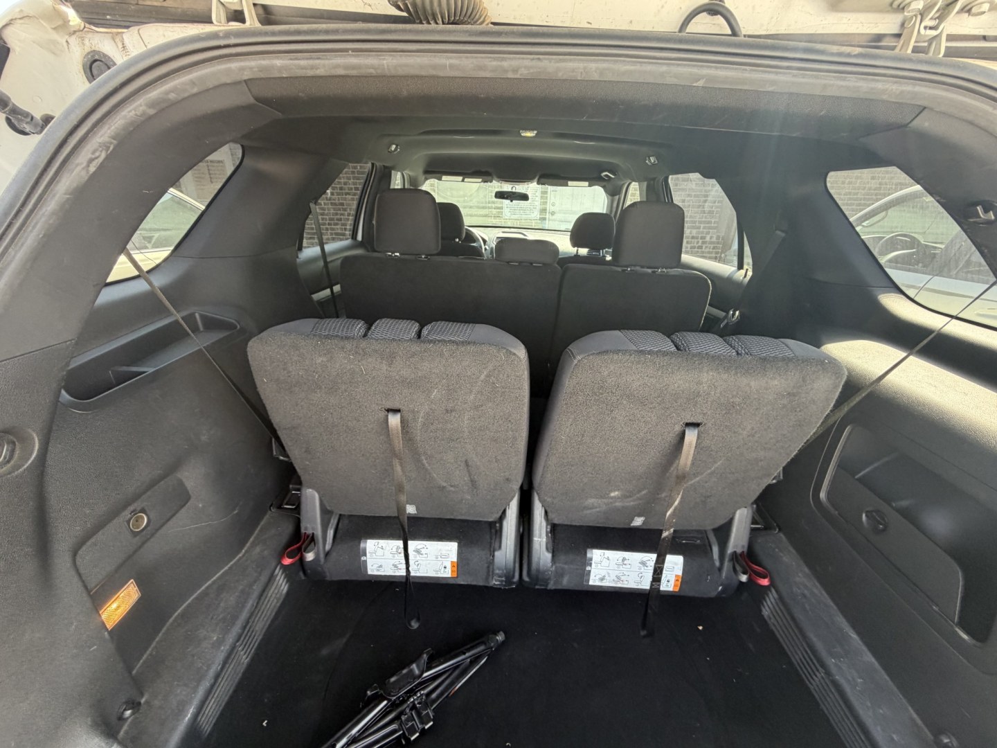 2017 White Ford Explorer XLT FWD (1FM5K7D8XHG) with an 3.5L V6 DOHC 24V engine, 6A transmission, located at 1687 Business 35 S, New Braunfels, TX, 78130, (830) 625-7159, 29.655487, -98.051491- Photo#7