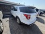 2017 White Ford Explorer XLT FWD (1FM5K7D8XHG) with an 3.5L V6 DOHC 24V engine, 6A transmission, located at 1687 Business 35 S, New Braunfels, TX, 78130, (830) 625-7159, 29.655487, -98.051491- Photo#8