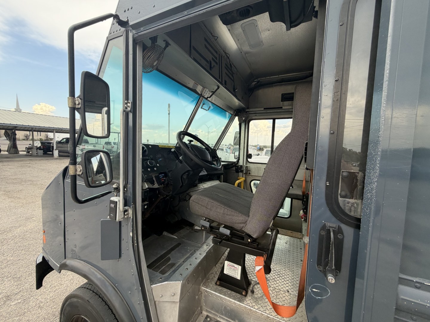 2020 Blue Ford Stripped Chassis - (1F65F5KN5L0) with an 7.3L V8 OHV 16V engine, located at 1687 Business 35 S, New Braunfels, TX, 78130, (830) 625-7159, 29.655487, -98.051491- Photo#5