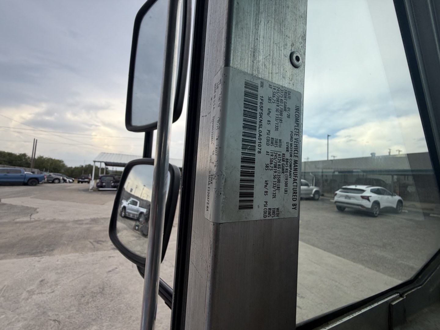 2020 Blue Ford Stripped Chassis - (1F65F5KN5L0) with an 7.3L V8 OHV 16V engine, located at 1687 Business 35 S, New Braunfels, TX, 78130, (830) 625-7159, 29.655487, -98.051491- Photo#12