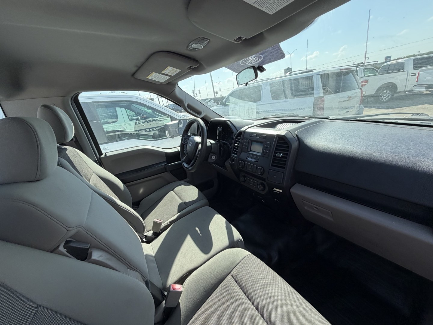2018 White Ford F-150 XL 8-ft. Bed 2WD (1FTMF1CB9JK) with an 3.3L V6 DOHC 24V engine, 6A transmission, located at 1687 Business 35 S, New Braunfels, TX, 78130, (830) 625-7159, 29.655487, -98.051491- Photo#3