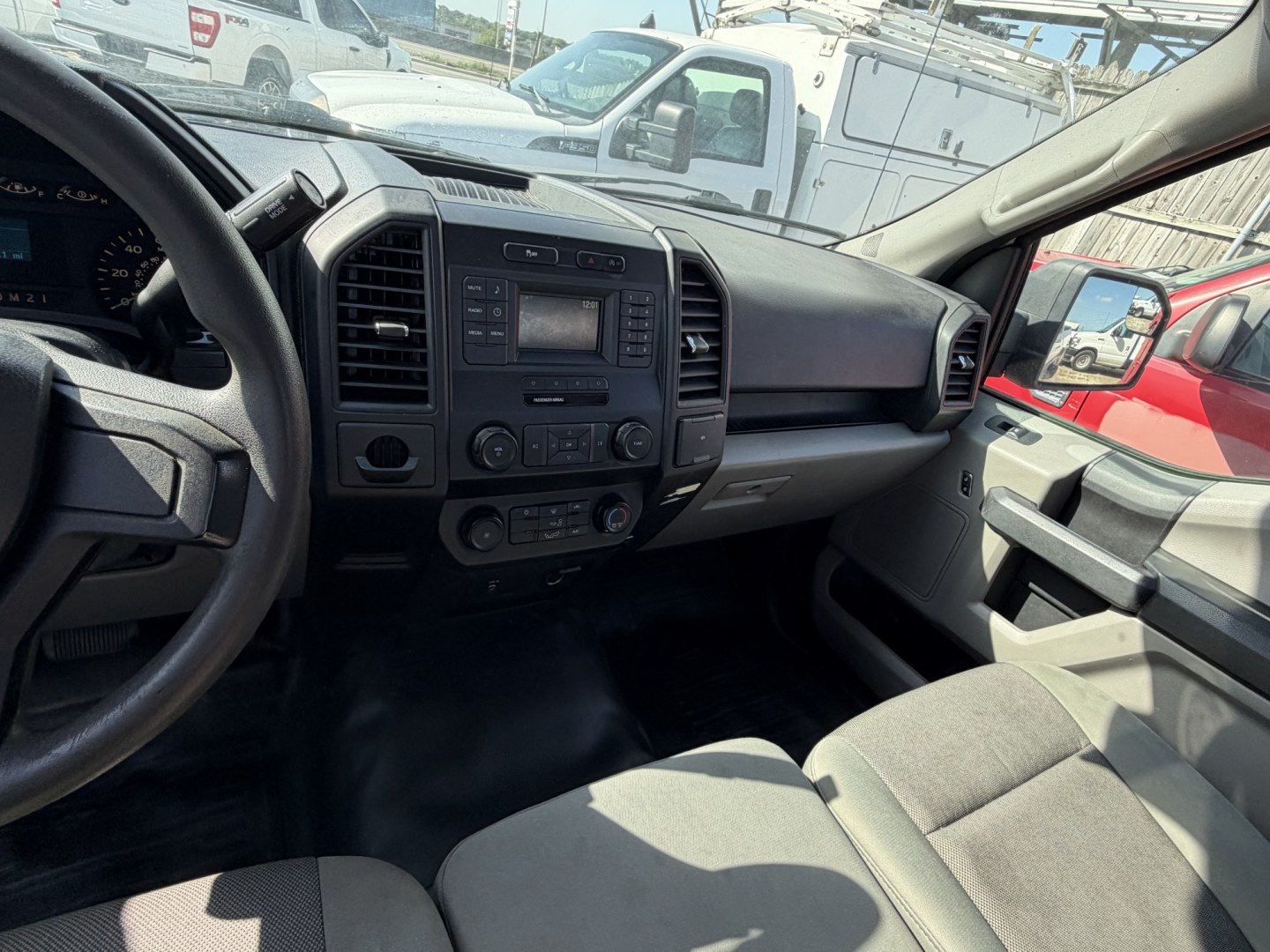 2018 White Ford F-150 XL 8-ft. Bed 2WD (1FTMF1CB9JK) with an 3.3L V6 DOHC 24V engine, 6A transmission, located at 1687 Business 35 S, New Braunfels, TX, 78130, (830) 625-7159, 29.655487, -98.051491- Photo#10
