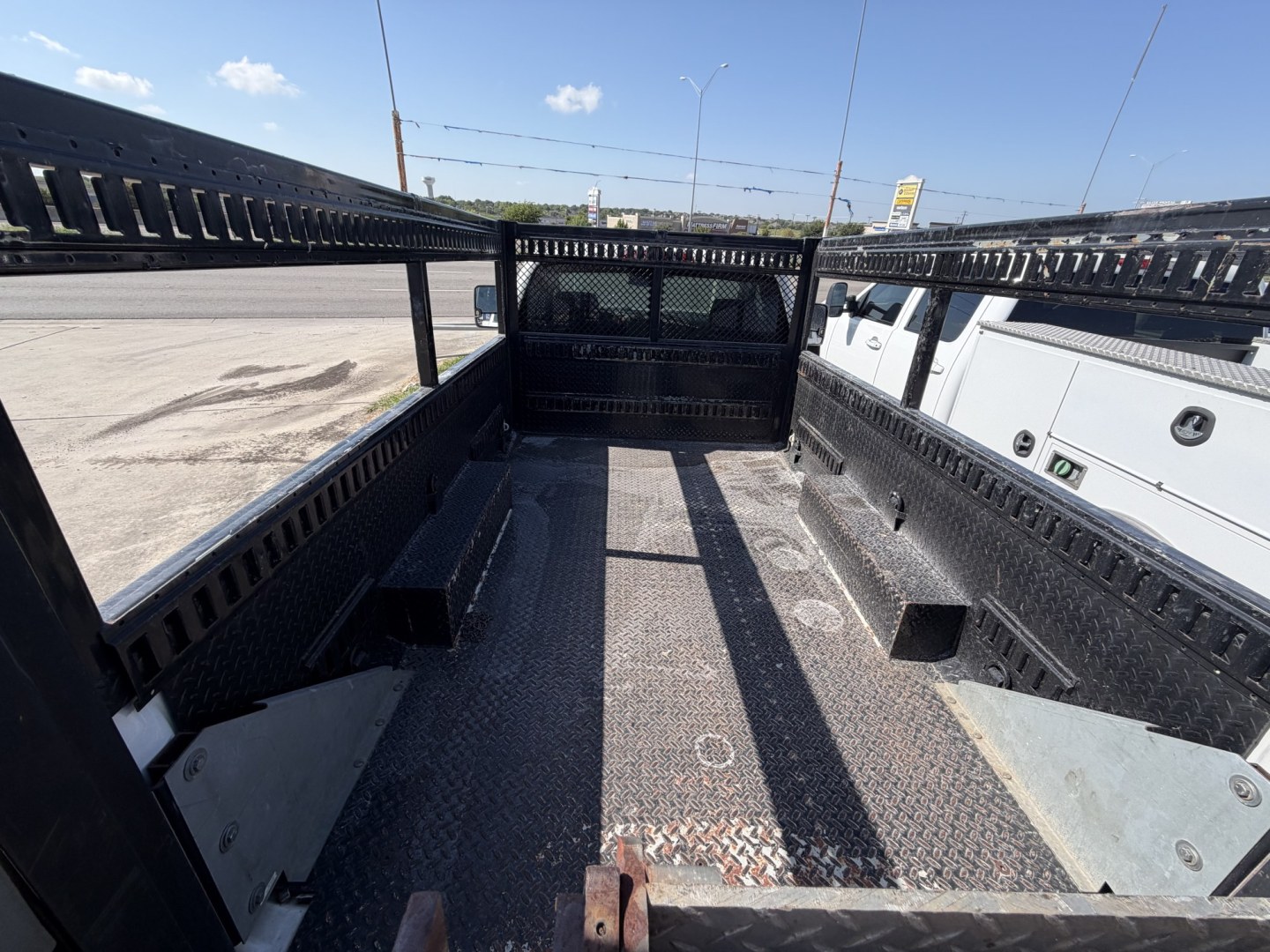 2015 White Chevrolet Silverado 2500HD Work Truck Long Box 2WD (1GC0CUEG4FZ) with an 6.0L V8 OHV 16V FFV engine, 6A transmission, located at 1687 Business 35 S, New Braunfels, TX, 78130, (830) 625-7159, 29.655487, -98.051491- Photo#6