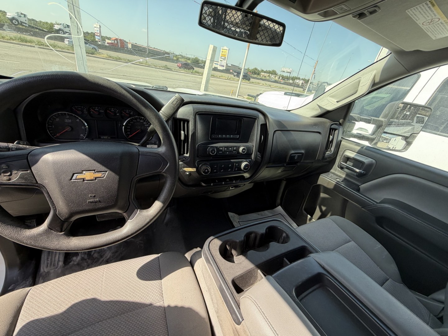2015 White Chevrolet Silverado 2500HD Work Truck Long Box 2WD (1GC0CUEG4FZ) with an 6.0L V8 OHV 16V FFV engine, 6A transmission, located at 1687 Business 35 S, New Braunfels, TX, 78130, (830) 625-7159, 29.655487, -98.051491- Photo#10