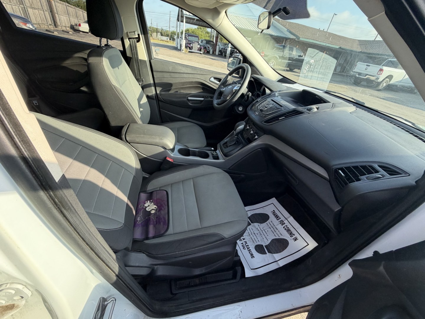 2016 White Ford Escape SE FWD (1FMCU0G95GU) with an 2.0L L4 DOHC 16V engine, 6A transmission, located at 1687 Business 35 S, New Braunfels, TX, 78130, (830) 625-7159, 29.655487, -98.051491- Photo#2