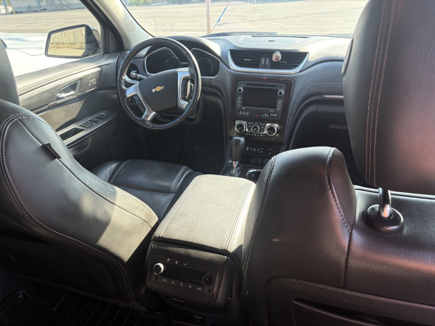 2016 Black Chevrolet Traverse LTZ FWD (1GNKRJKD4GJ) with an 3.6L V6 DOHC 24V engine, 6A transmission, located at 1687 Business 35 S, New Braunfels, TX, 78130, (830) 625-7159, 29.655487, -98.051491- Photo#6