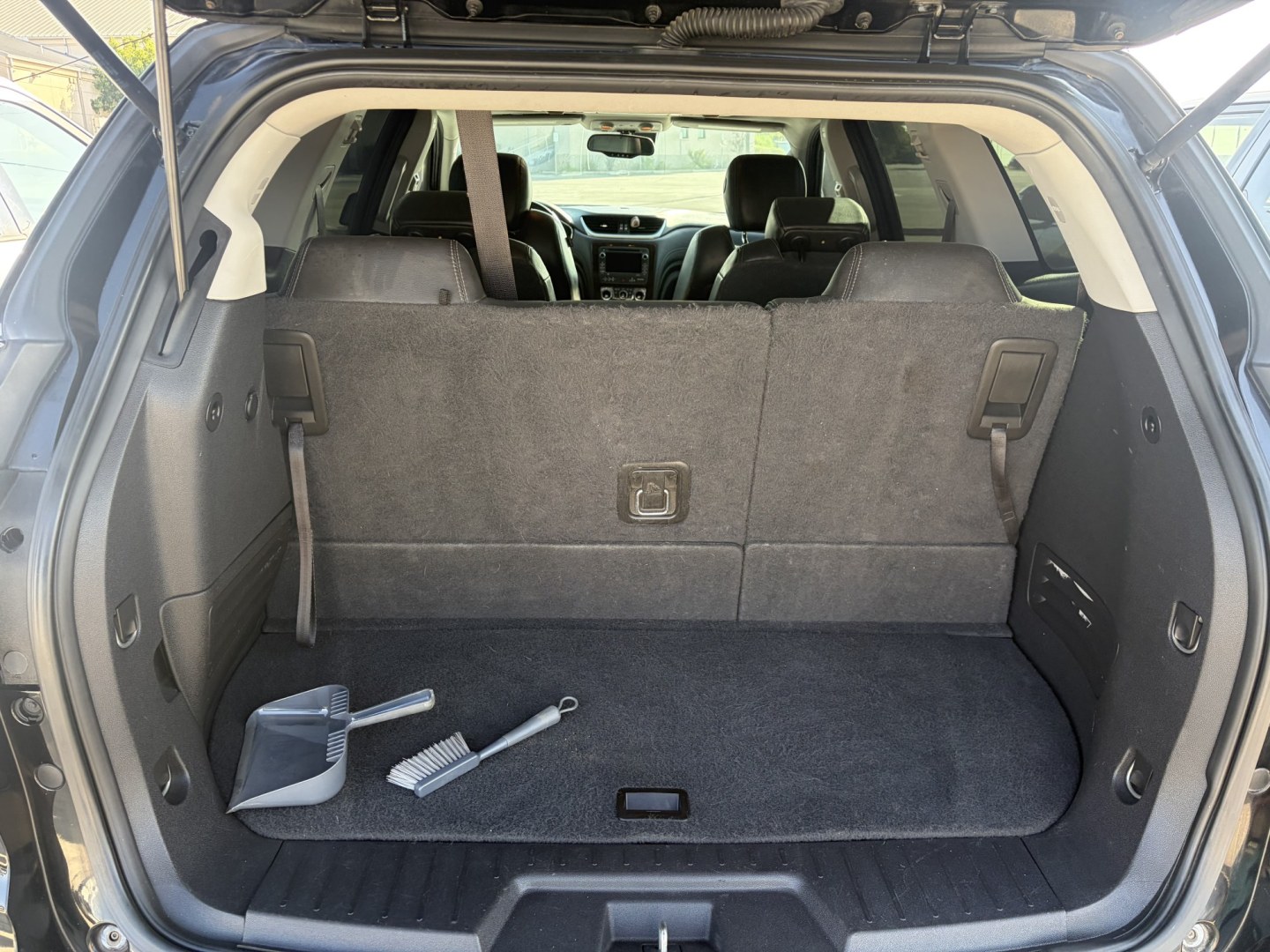 2016 Black Chevrolet Traverse LTZ FWD (1GNKRJKD4GJ) with an 3.6L V6 DOHC 24V engine, 6A transmission, located at 1687 Business 35 S, New Braunfels, TX, 78130, (830) 625-7159, 29.655487, -98.051491- Photo#8