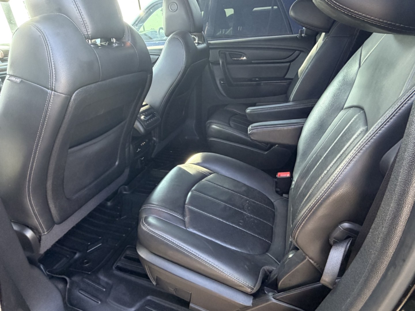 2016 Black Chevrolet Traverse LTZ FWD (1GNKRJKD4GJ) with an 3.6L V6 DOHC 24V engine, 6A transmission, located at 1687 Business 35 S, New Braunfels, TX, 78130, (830) 625-7159, 29.655487, -98.051491- Photo#10