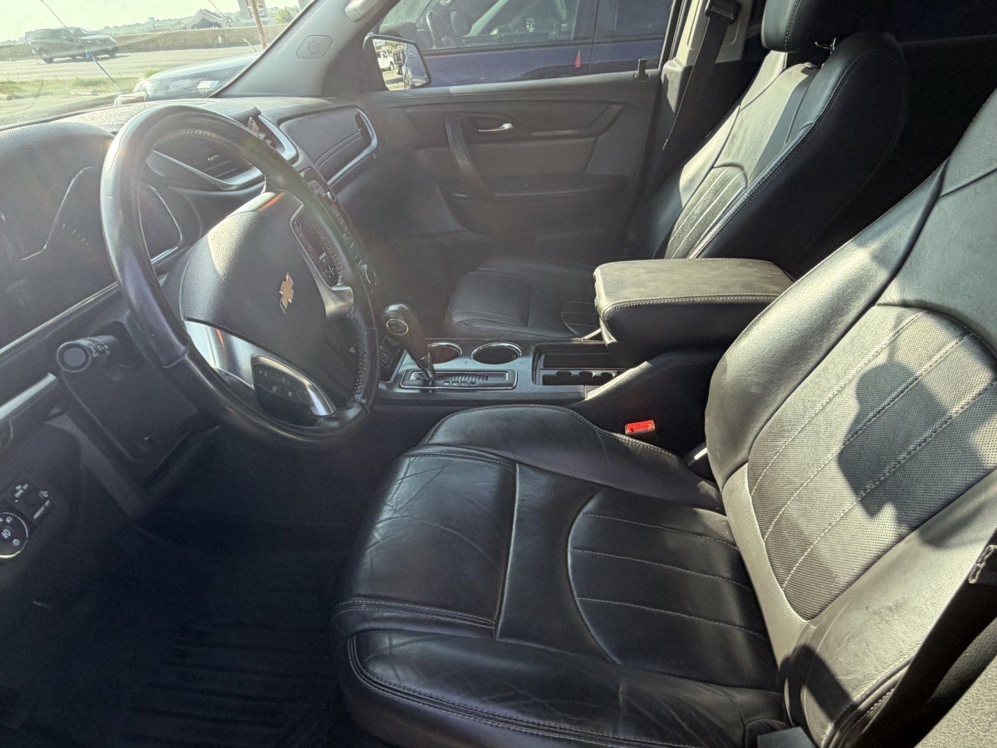 2016 Black Chevrolet Traverse LTZ FWD (1GNKRJKD4GJ) with an 3.6L V6 DOHC 24V engine, 6A transmission, located at 1687 Business 35 S, New Braunfels, TX, 78130, (830) 625-7159, 29.655487, -98.051491- Photo#12
