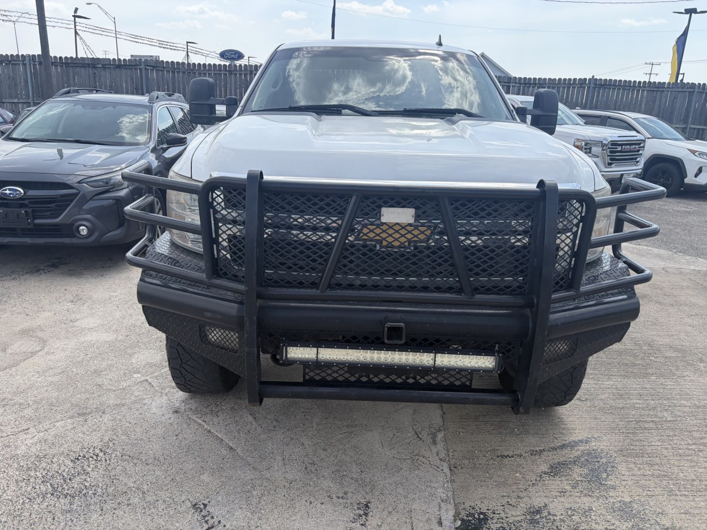 2012 White Chevrolet Silverado 2500HD LTZ Crew Cab 4WD (1GC1KYC82CF) with an 6.6L V8 OHV 32V TURBO DIESEL engine, 6-Speed Automatic transmission, located at 1687 Business 35 S, New Braunfels, TX, 78130, (830) 625-7159, 29.655487, -98.051491- Photo#1