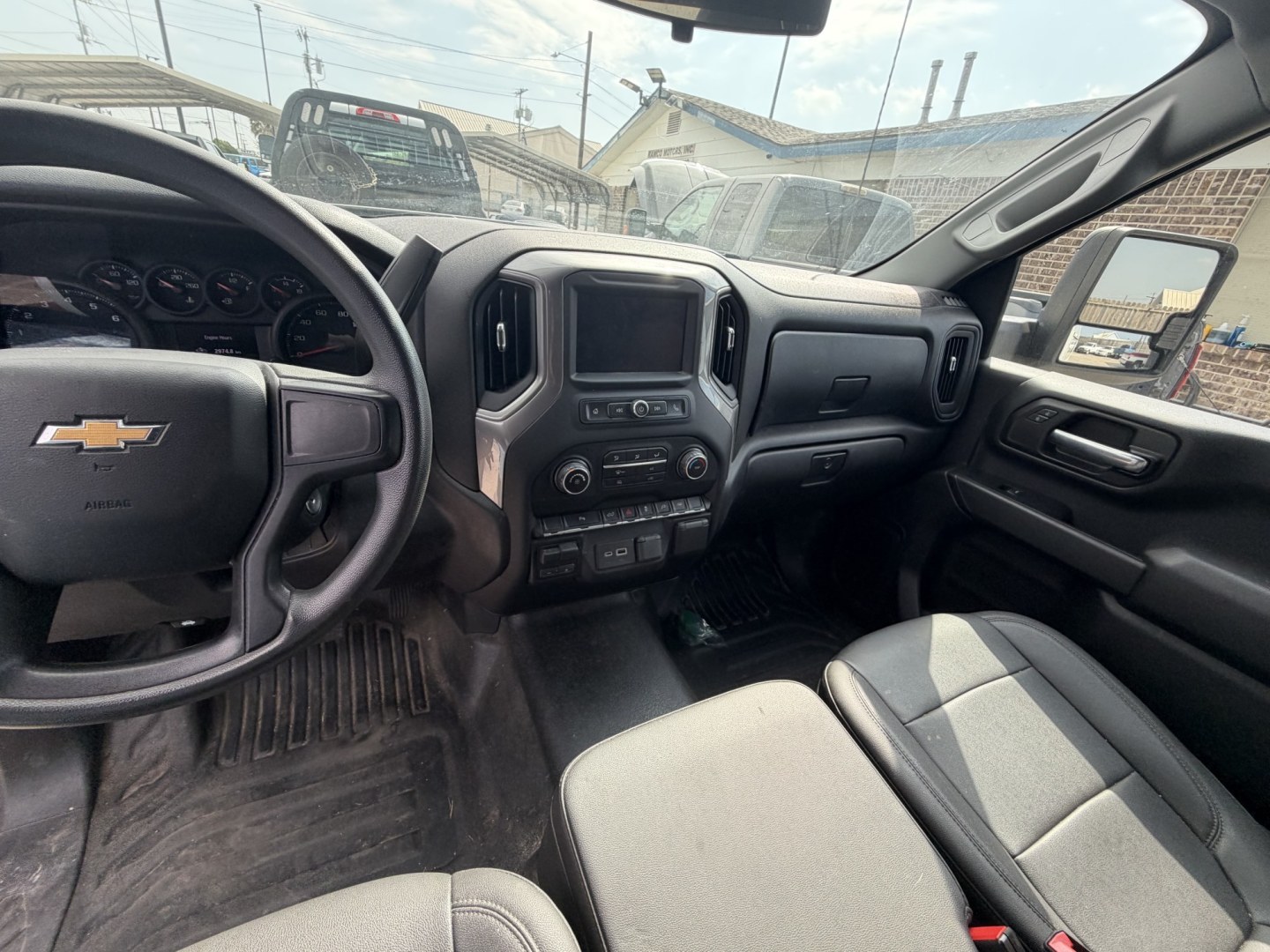 2022 White Chevrolet Silverado 2500HD Work Truck 2WD (1GC0WLE7XNF) with an 6.6L V8 OHV 16 engine, 6A transmission, located at 1687 Business 35 S, New Braunfels, TX, 78130, (830) 625-7159, 29.655487, -98.051491- Photo#11