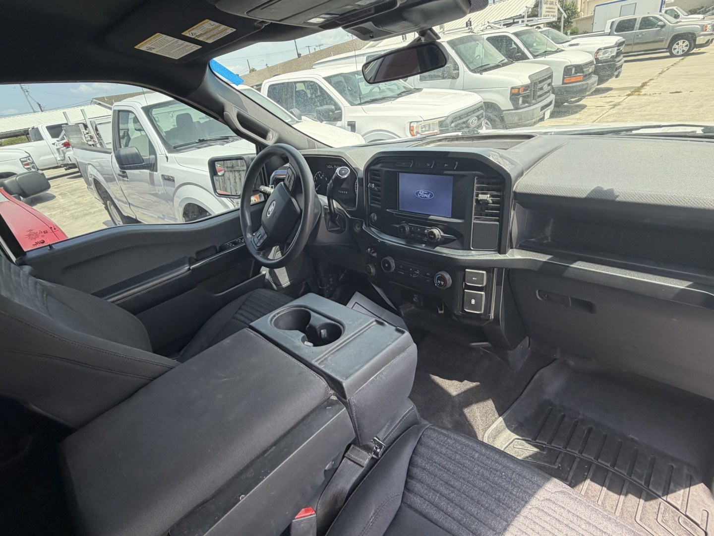 2022 White Ford F-150 STX SuperCab 6.5-ft. 4WD (1FTEX1EP2NK) with an 2.7L V6 DOHC 24V engine, 6A transmission, located at 1687 Business 35 S, New Braunfels, TX, 78130, (830) 625-7159, 29.655487, -98.051491- Photo#3