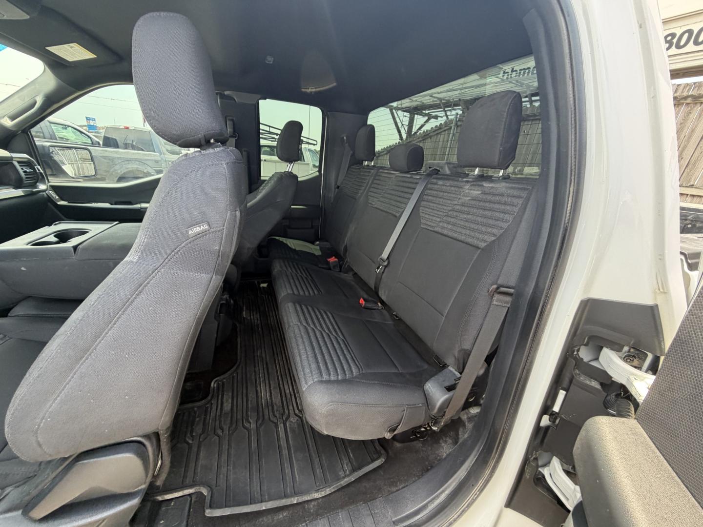 2022 White Ford F-150 STX SuperCab 6.5-ft. 4WD (1FTEX1EP2NK) with an 2.7L V6 DOHC 24V engine, 6A transmission, located at 1687 Business 35 S, New Braunfels, TX, 78130, (830) 625-7159, 29.655487, -98.051491- Photo#8