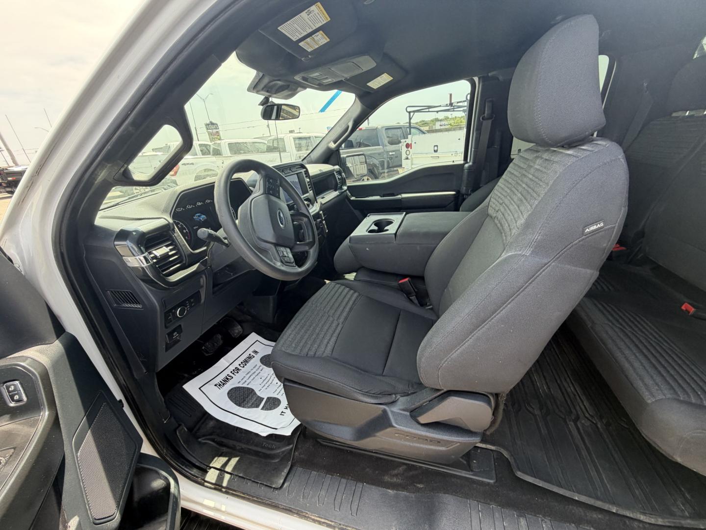 2022 White Ford F-150 STX SuperCab 6.5-ft. 4WD (1FTEX1EP2NK) with an 2.7L V6 DOHC 24V engine, 6A transmission, located at 1687 Business 35 S, New Braunfels, TX, 78130, (830) 625-7159, 29.655487, -98.051491- Photo#9