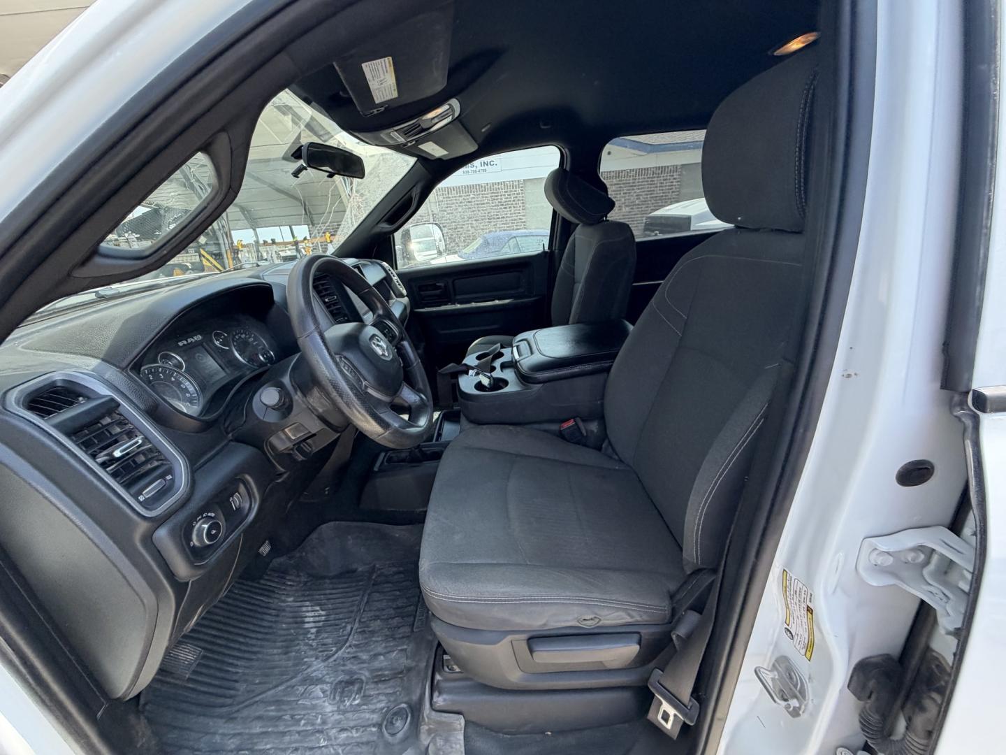 2022 White RAM 2500 Tradesman Crew Cab LWB 4WD (3C6UR5HJ0NG) with an 6.4L V8 engine, 6A transmission, located at 1687 Business 35 S, New Braunfels, TX, 78130, (830) 625-7159, 29.655487, -98.051491- Photo#10