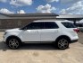 2019 White / black Ford Explorer XLT FWD (1FM5K7D88KG) with an 3.5L V6 DOHC 24V engine, 6A transmission, located at 1687 Business 35 S, New Braunfels, TX, 78130, (830) 625-7159, 29.655487, -98.051491- Photo#7
