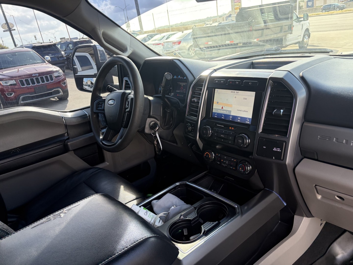 2022 Gray Ford F-250 SD XLT Crew Cab 4WD (1FT8W2BT2NE) with an 6.7L V8 OHV 16V DIESEL engine, 6A transmission, located at 1687 Business 35 S, New Braunfels, TX, 78130, (830) 625-7159, 29.655487, -98.051491- Photo#3