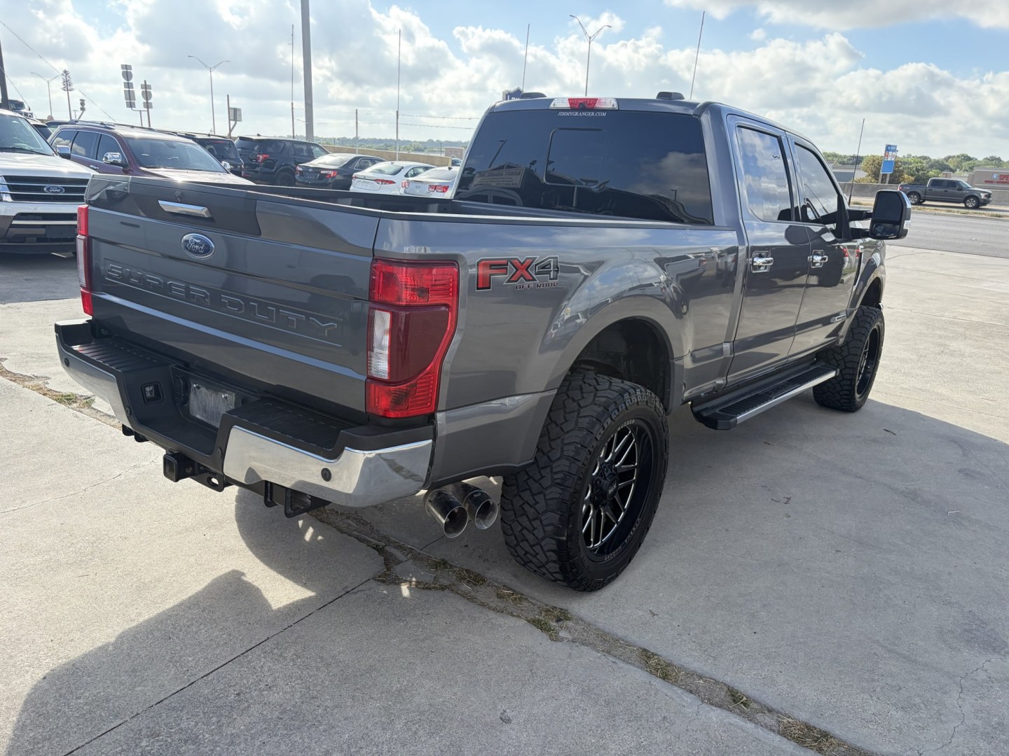 2022 Gray Ford F-250 SD XLT Crew Cab 4WD (1FT8W2BT2NE) with an 6.7L V8 OHV 16V DIESEL engine, 6A transmission, located at 1687 Business 35 S, New Braunfels, TX, 78130, (830) 625-7159, 29.655487, -98.051491- Photo#6