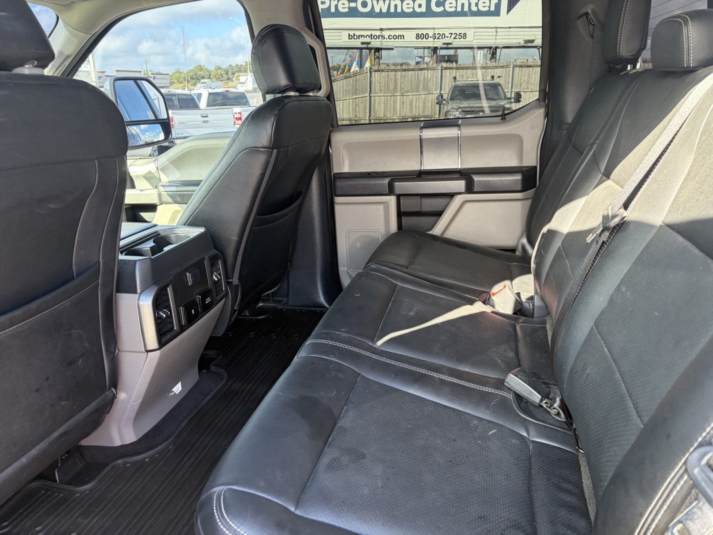 2022 Gray Ford F-250 SD XLT Crew Cab 4WD (1FT8W2BT2NE) with an 6.7L V8 OHV 16V DIESEL engine, 6A transmission, located at 1687 Business 35 S, New Braunfels, TX, 78130, (830) 625-7159, 29.655487, -98.051491- Photo#9