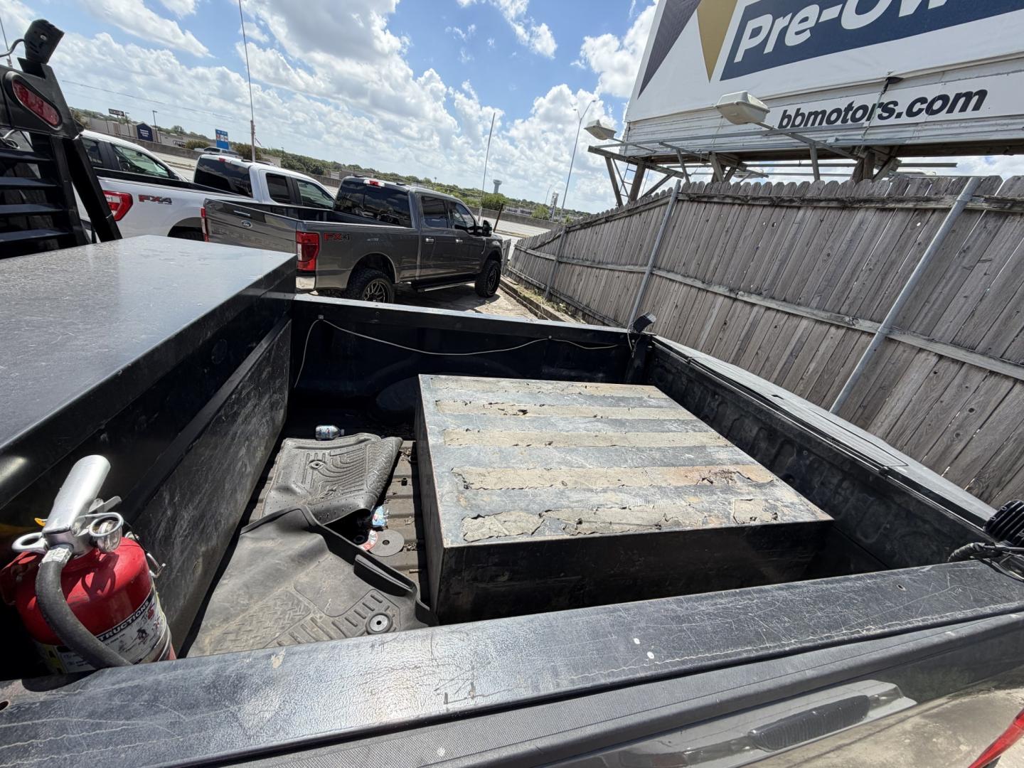2022 Gray Ford F-350 SD STX Crew Cab Long Bed 4WD (1FT7W3BN1NE) with an 7.3L V8 OHV 16V engine, 6A transmission, located at 1687 Business 35 S, New Braunfels, TX, 78130, (830) 625-7159, 29.655487, -98.051491- Photo#13